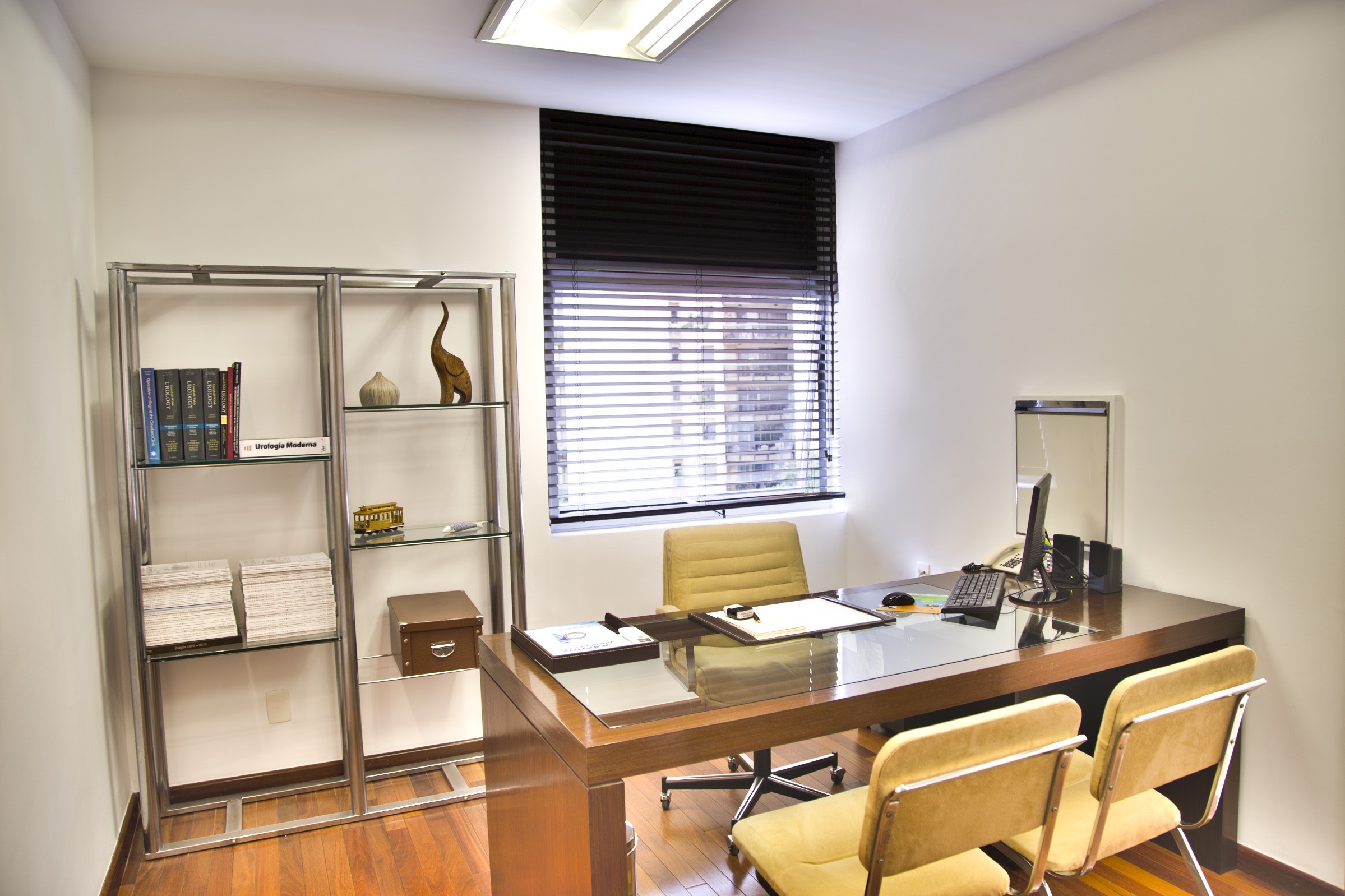 Organizarea eficientă a biroului: Sfaturi utile