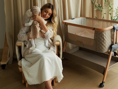 Aproape de bebe, dar cu spatiul lui de somn: de ce room-sharing-ul conteaza in primele luni