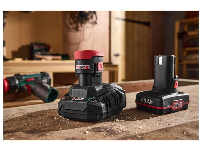PARKSIDE Set de 2 acumulatori 12V de 2 Ah si 4 Ah, impreuna cu incarcator de 12v 2.4 Ah [2]