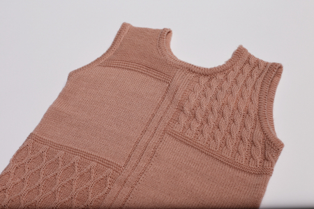 Rochița Ingrid Roz din lână merinos [3]