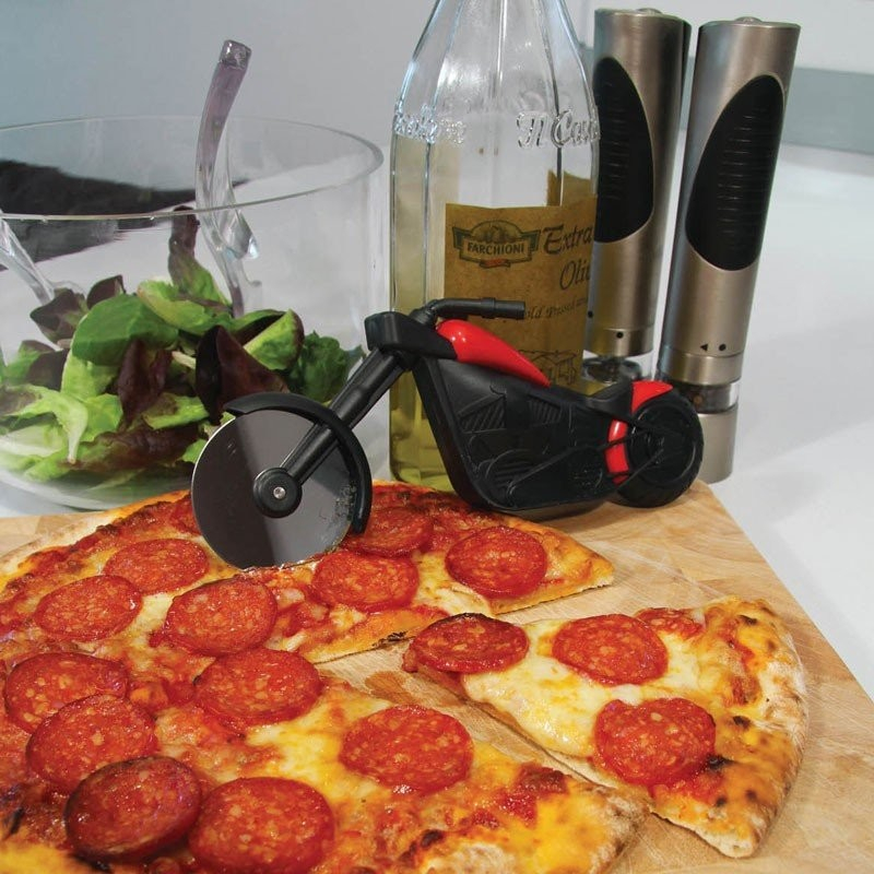 Cutit pizza creativ  in forma de motocicleta, cu suport pentru cutit, 21.5 x 9.5 cm, otel/pp, negru [2]