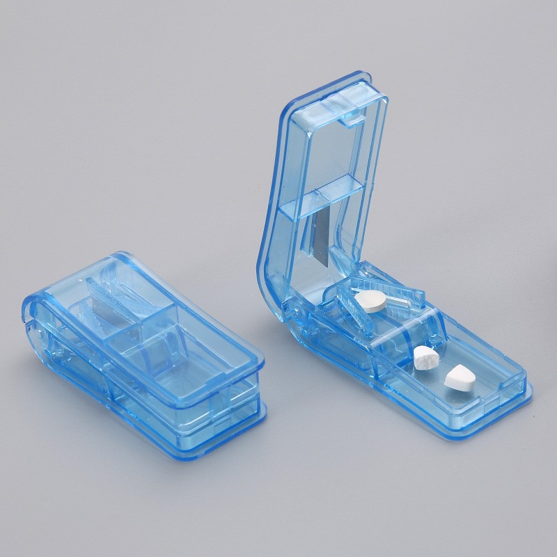 Dispozitiv pentru taiat sau sfaramat medicamente  material non-toxic, portabil, albastru [6]