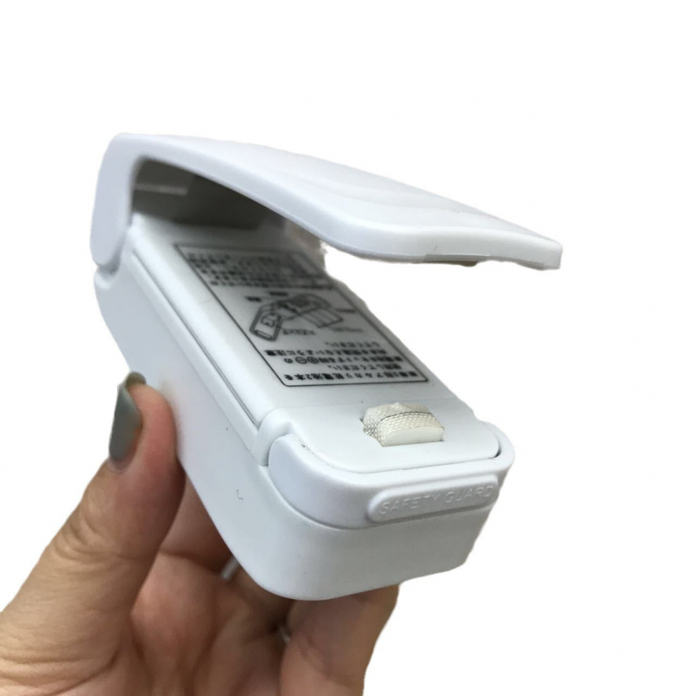 Mini aparat de sigilat pungi cu baterii, etansare prin caldura, spate magnetic, portabil, 9.7x3 cm, alb [3]