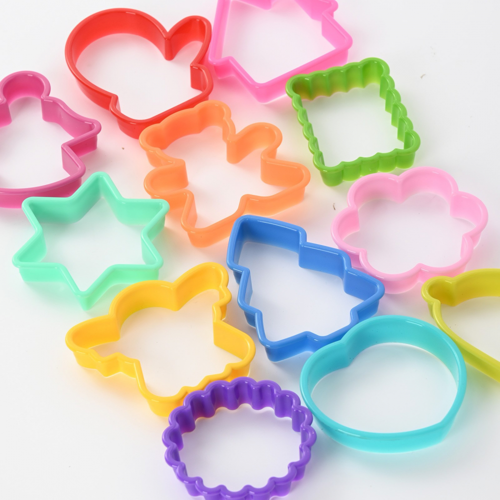 Set 12 forme pentru prajituri  material polipropilena, diverse forme, pentru orice ocazie,  adancime 1.6 cm, 23.3 x 33.5 x 1.8 cm, multicolor [17]