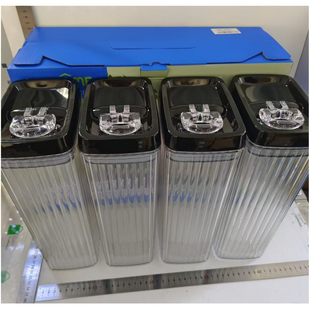 Set 4 recipiente din plastic, pentru alimente/obiecte, inchidere ermetica, textura ondulata, 4 x 3.3 l, transparent [8]