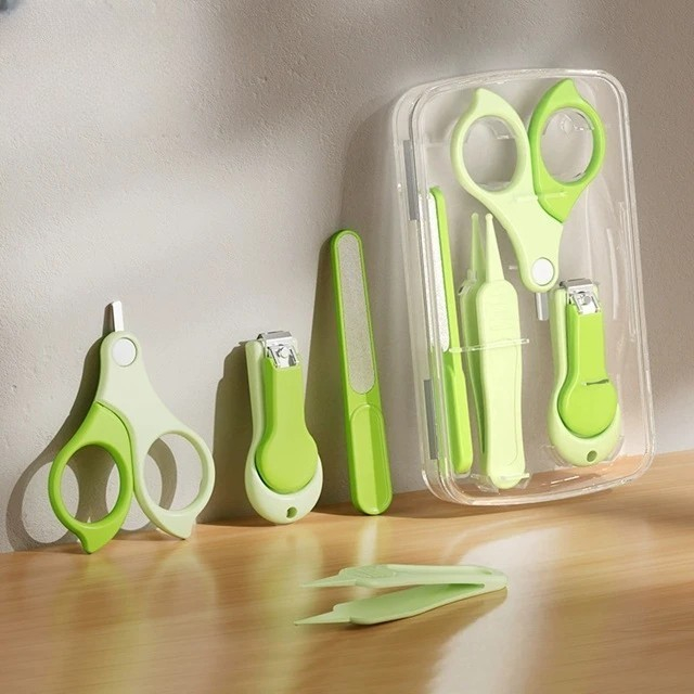 Set 4in1 de ingrijire unghii pentru bebelusi, cutie de depozitare transparenta, 0-6 ani, 13.6x8x2 cm, verde [5]