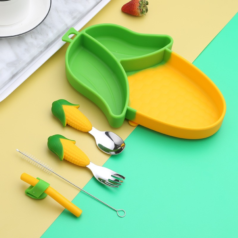 Set diversificare bebelusi  din silicon, 23.5 x 12.5 cm, 1 farfurie compartimentata in forma de porumb, lingurita si furculita, pai, perie pai, fara alergeni, ventuza fixare,  forma creativa,  galben [7]