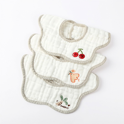 Baveta tip floare, din bumbac, pentru copii 0-12 luni, rezistenta la apa, 8 straturi, model tricotat cu cirese, 26 x 29 cm, alb [6]