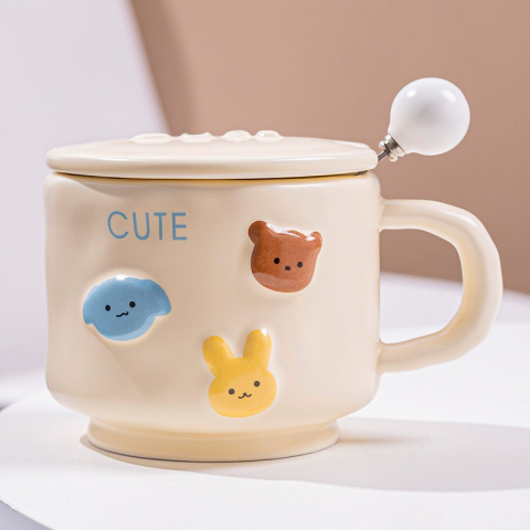 Organizatoare si accesorii pentru bucatarie - Cana ceramica, din portelan, print figurine animalute, cana penru copii, model cute, cana cu lingura si capac, ceasca pentru cafea, ceai, 400ml galben