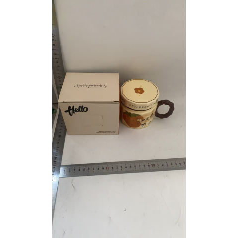 Cana din ceramica, cana pentru cafea, ceai, cana universala, unisex, cana cu capac, 9 x 8 x 8 cm, 400 ml, model capsuna, bej [2]