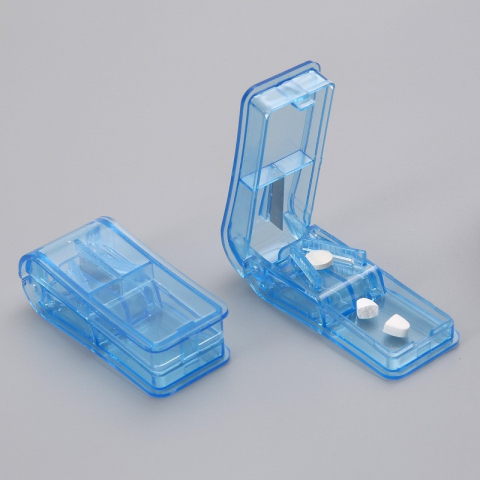 Dispozitiv pentru taiat sau sfaramat medicamente  material non-toxic, portabil, albastru [5]