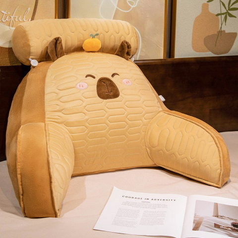 Organizatoare, perne voiaj şi accesorii - Perna multifunctionala, spatar pentru pat, protectie lombara, marime medie, 60 x 40 cm, din latex, model capybara cu portocala in cap, maro inchis