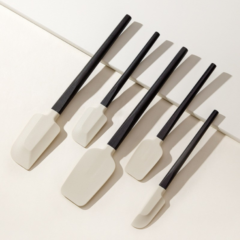 Organizatoare si accesorii pentru bucatarie - Set 5 ustensile de bucatarie, din silicon si lemn, spatule de diferite dimensiuni, termorezistente, antiaderente, alb-negru