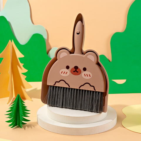Îngrijire şi confort acasă - Set mini matura si faras, little cleaner, uz casnic, pentru birou, bucatarie, casa, model ursulet, 23 x 18 cm, maro