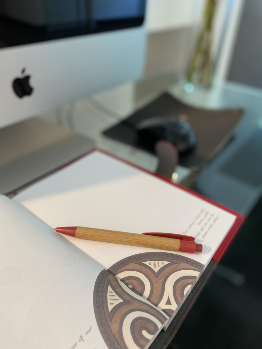 Agenda cu husa pentru agenda din P.U. rosu picata manual [4]