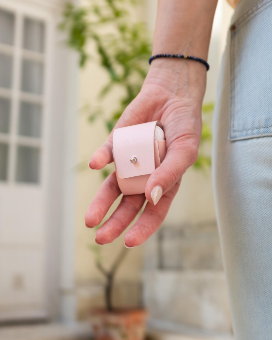 Husa AirPods 1 si 2 din piele naturala reciclata, roz pudra [7]