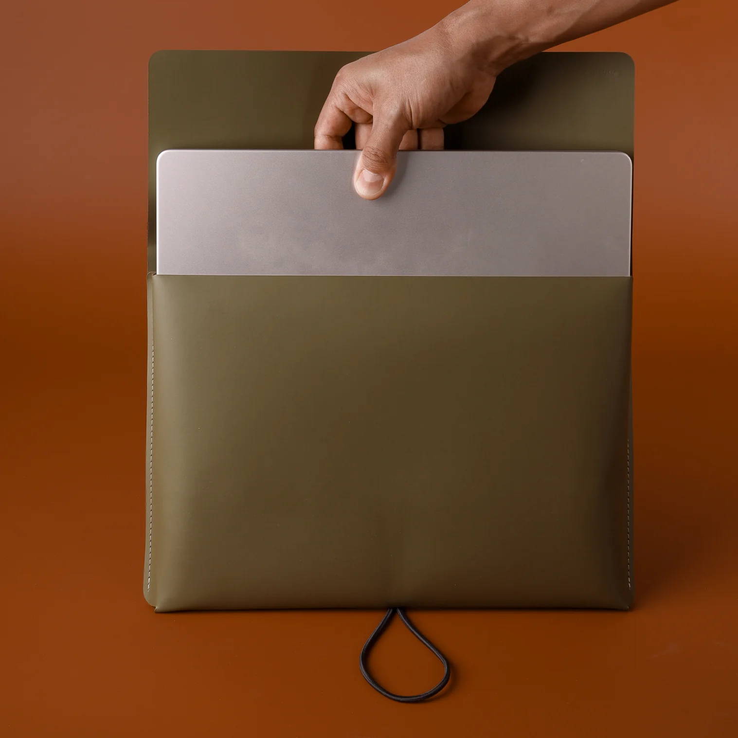 Husa laptop 13 inch din piele reciclata Vacavaliente – sleeve premium [5]