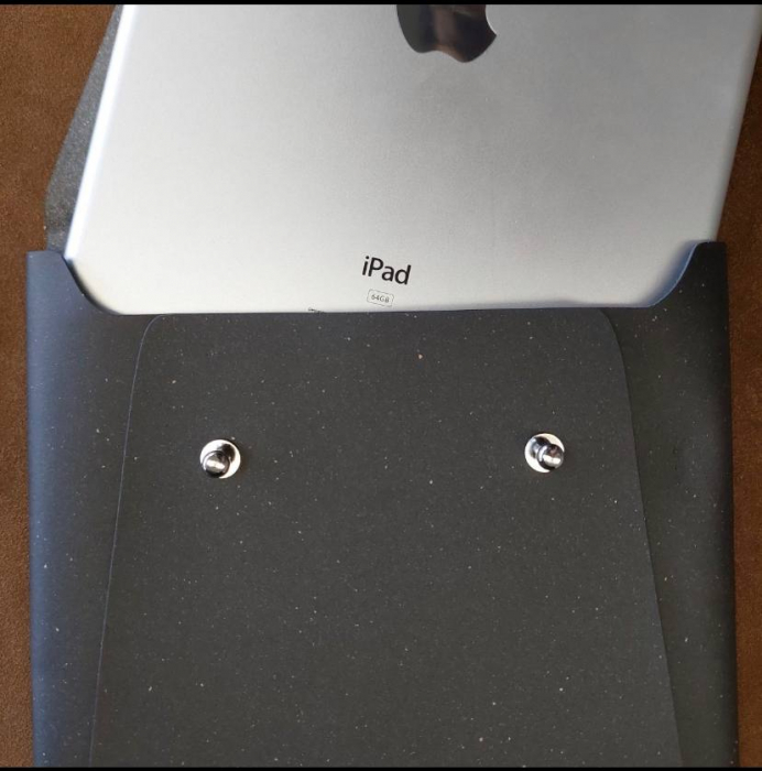 Husa plic iPad 9"-10" din piele naturala reciclata, negru, pictata [6]