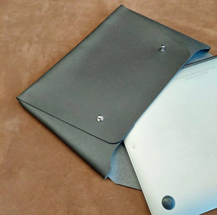 Husa plic Macbook 16'' din piele naturala reciclata, negru [8]
