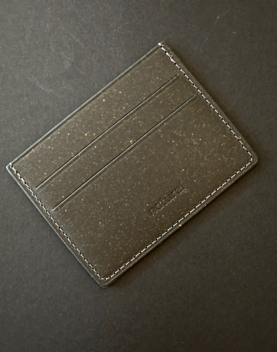 Port card multipocket minimalist, slim, negru, din piele naturala reciclata [5]
