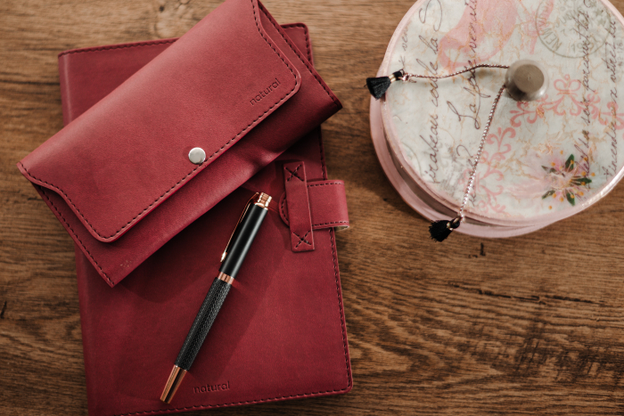Set elegant magenta - agenda cu husa , toc pentru pix, portofel asortat din PU Biogreen si pix [5]
