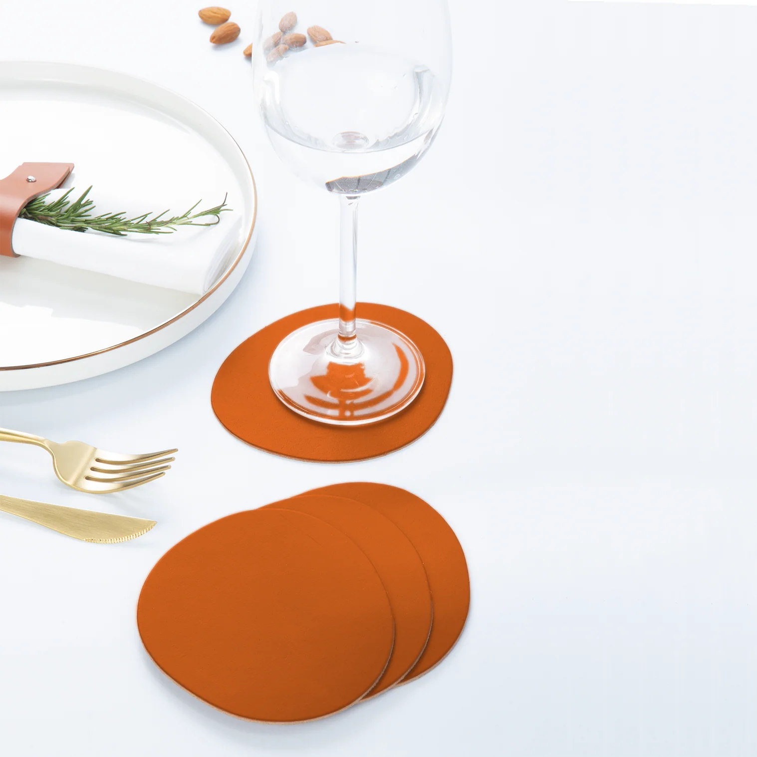 Suporturi de pahare rotunde din piele naturala reciclata [2]