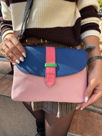 Geantă Soruka roz pudrat & albastru marin din piele reciclată – unicat handmade | Origin & NaturalGeantă Soruka roz fucsia & roz coral din piele reciclată – unicat handmade | Origin & Natural [2]