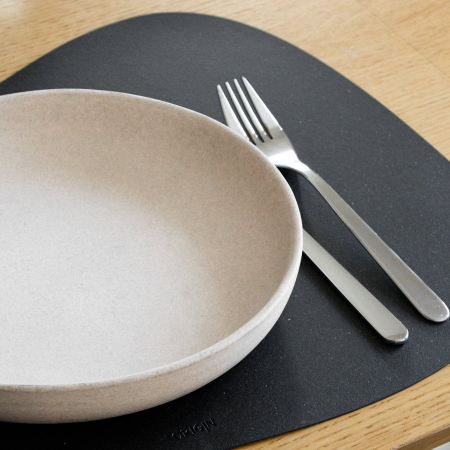 Suport farfurii din piele naturala reciclata, oval, 2buc/set, negru [6]