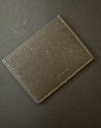 Port card negru din piele reciclata – profesional și eco [2]