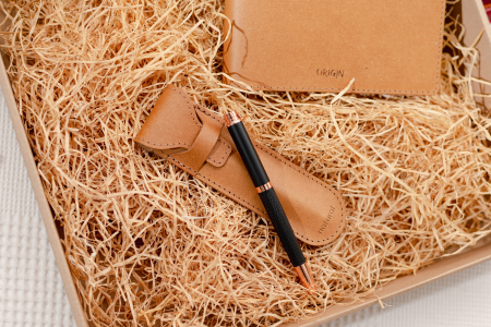 Set elegant maro - agenda cu husa , toc pentru pix, portofel asortat din piele naturala reciclata si pix [1]