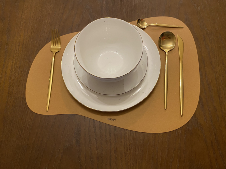 Suporti din Piele pentru Farfurii - Suport farfurii din piele naturala reciclata, oval, 2buc/set, maro nature