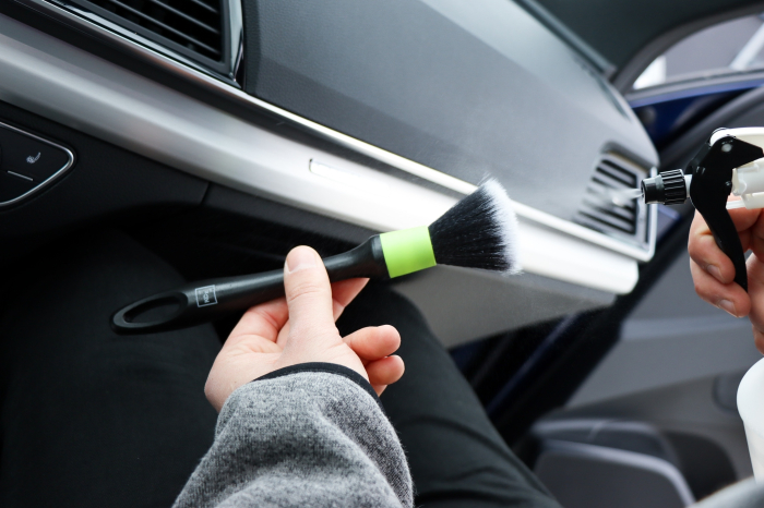 Koch Chemie Interior Brush Green - Perie Profesională pentru Curățarea Interiorului Auto [5]