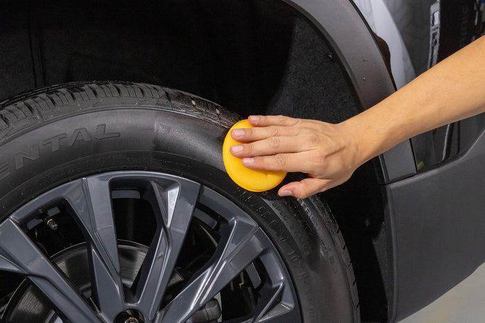 Meguiar’s Hot Shine™ Tire Spray – Dressing pentru Anvelope High Gloss (G12024, 710 ml / 24 oz) [6]