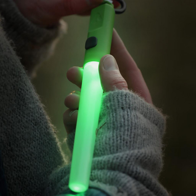 Bat luminos cu LED Coghlans Lightstick verde [3]