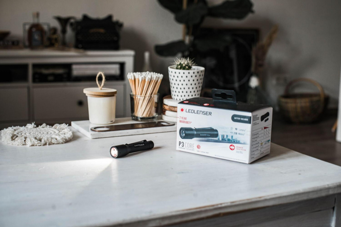 LANTERNA LED LENSER P3 CORE BLACK 90 LUMENI [3]