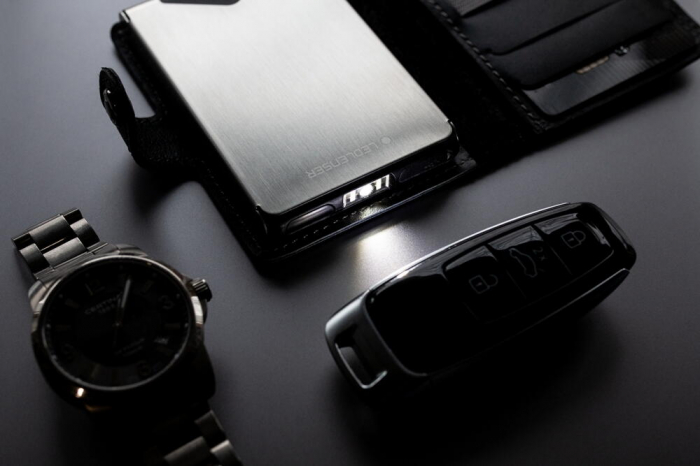 PORTOFEL CU LANTERNA REINCARCABILA LED LENSER BLACK, 150 LUMENI [5]