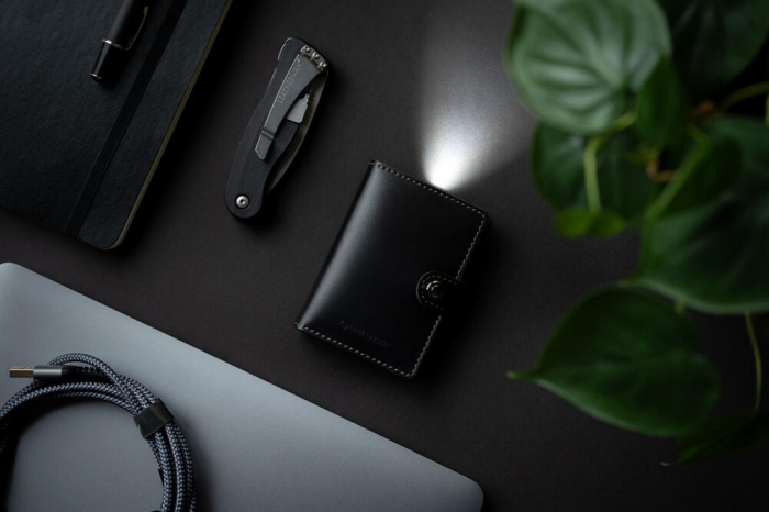 PORTOFEL CU LANTERNA REINCARCABILA LED LENSER BLACK, 150 LUMENI [4]