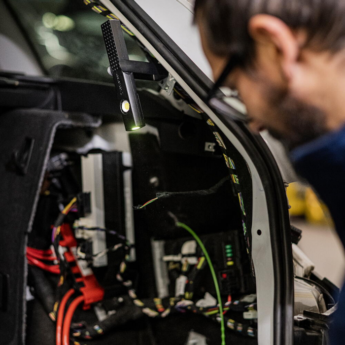 LANTERNA LED LENSER W4R WORK BLACK, 220 LUMENI, USB [8]