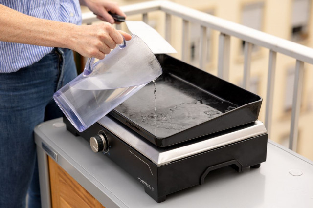 Plancha electrica Campingaz Electric 1XD, fonta emailata, curatare usoara, husa inclusa [5]