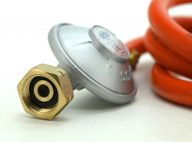 Set regulator de presiune + furtun 1.5 m, 30 mBar Cattara [3]