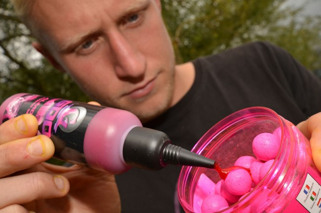 ATRACTANT KORDA GOO ALMOND BAIT SMOKE , 115 ML [3]