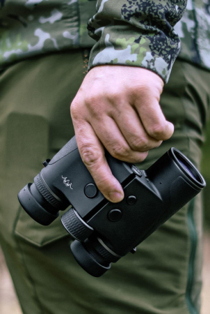 Binoclu Blaser Range Finder 10X42 [5]