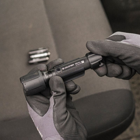 Lanterna Ledlenser P5R PRO reincarcabila, husa inclusa [2]