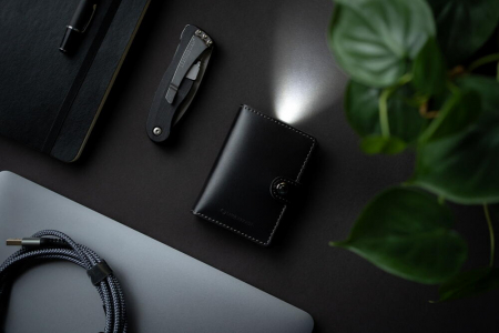 PORTOFEL CU LANTERNA REINCARCABILA LED LENSER BLACK, 150 LUMENI [3]