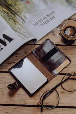 PORTOFEL CU LANTERNA REINCARCABILA LED LENSER BROWN 150 LUMENI [2]