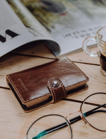 PORTOFEL CU LANTERNA REINCARCABILA LED LENSER BROWN 150 LUMENI [1]