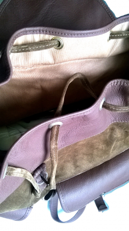 RUCSAC PIELE 2 BUZUNARE EXT.. [4]