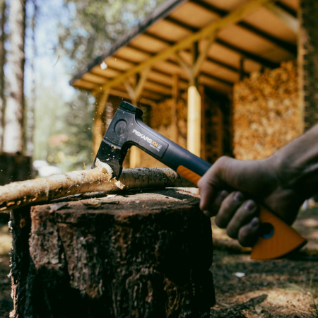 Topor Fiskars X14 [1]