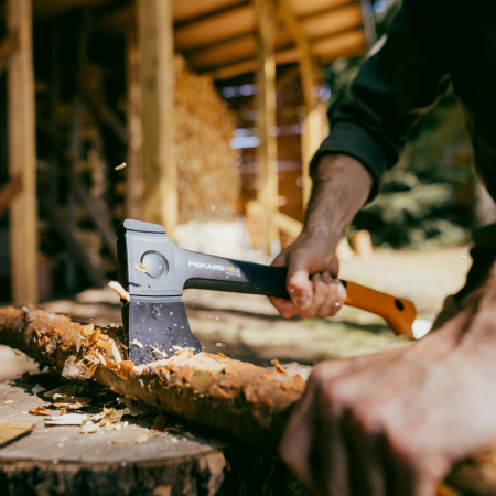 Topor universal Fiskars X18 [1]