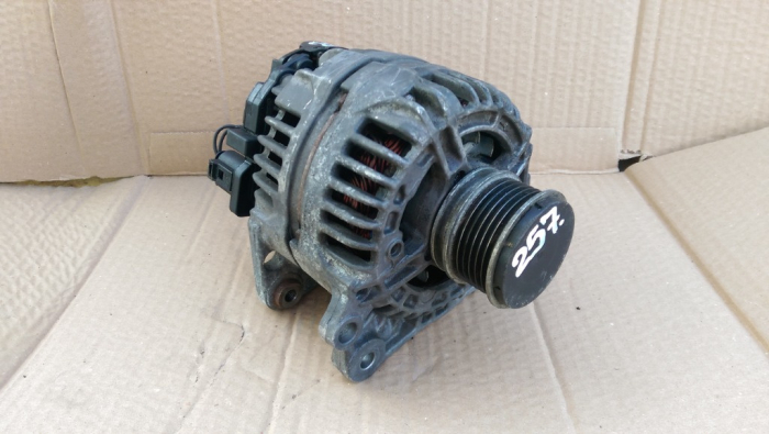 Alternator pentru Skoda Octavia 1, motorizare 1.9 diesel, cod 0124325001 [4]
